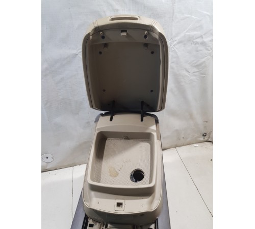 Центральная консоль с подлокотником