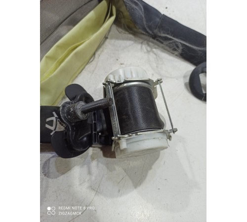 Ремень безопасности (задний левый)