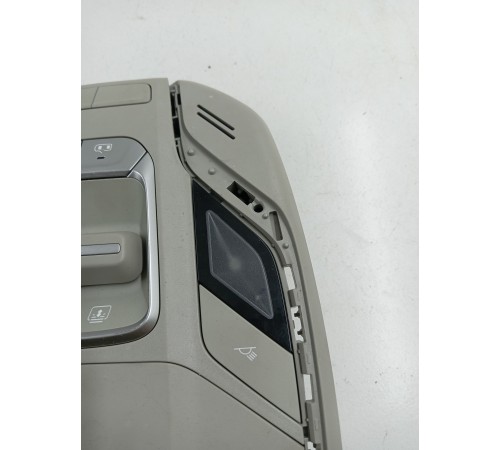 Плафон освещения салона