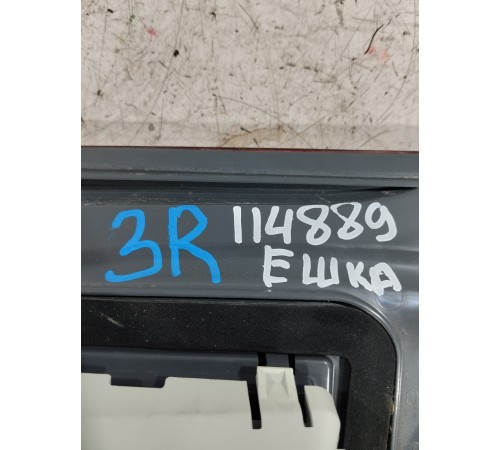 Фонарь крышки багажника правый