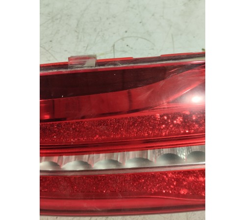 Фонарь крышки багажника правый