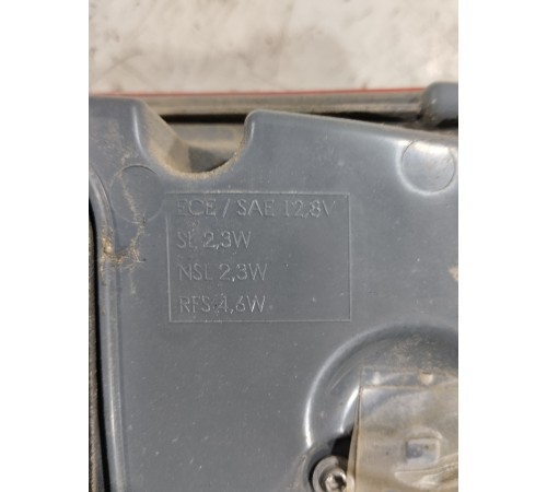 Фонарь крышки багажника правый