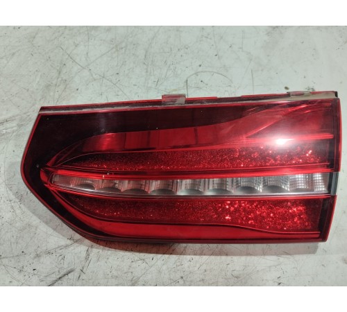 Фонарь крышки багажника правый