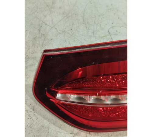 Фонарь крышки багажника правый