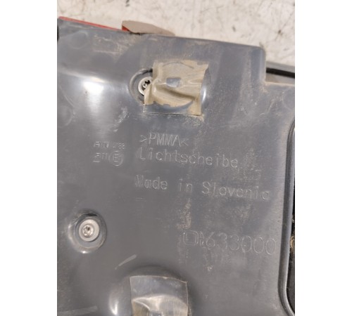 Фонарь крышки багажника правый