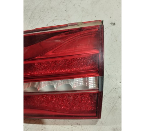 Фонарь крышки багажника правый