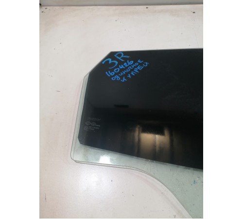  Стекло двери заднее правое