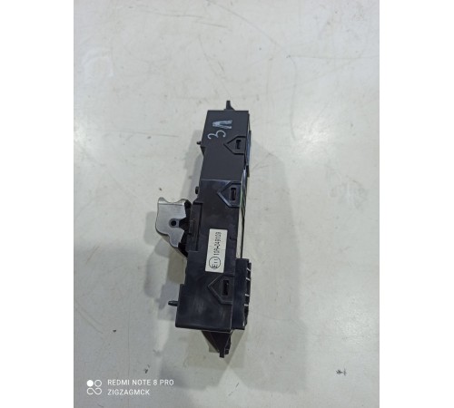 Кнопка стеклоподъемника (задняя левая)