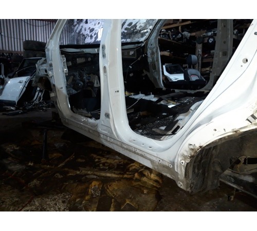 Порог со стойкой (левый)