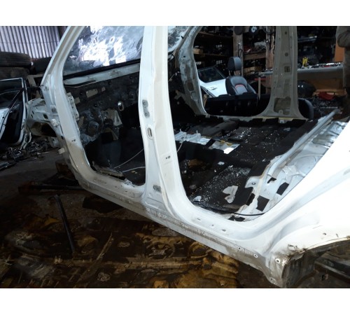 Порог со стойкой (левый)