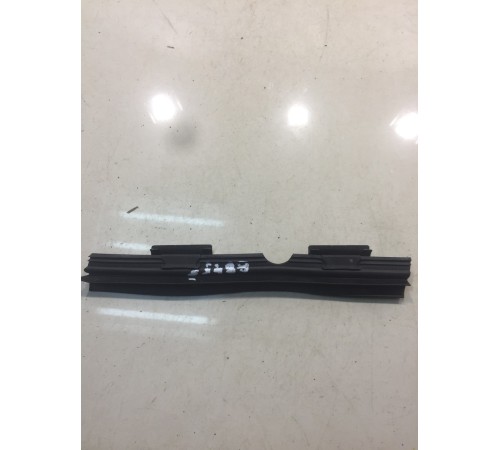 Накладка стекла (задняя, правая)