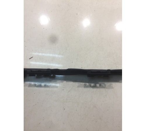 Накладка стекла (задняя, правая)