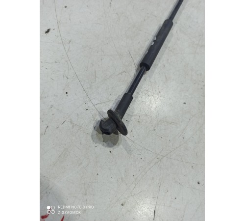 Держатель капота