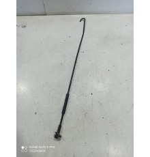 Держатель капота