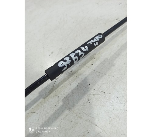 Держатель капота