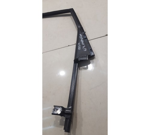 Уплотнитель стекла двери (задний, правый)