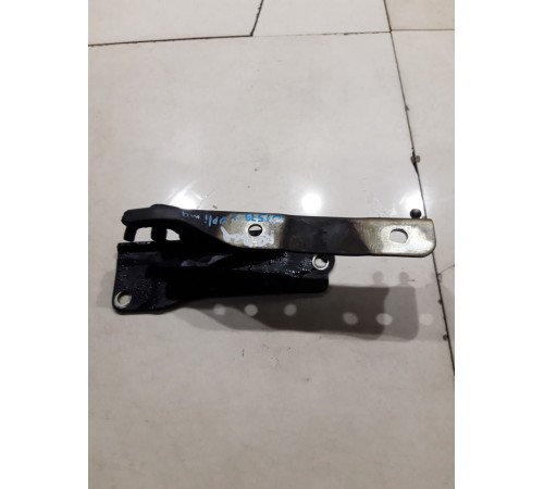 Петля капота (левая)