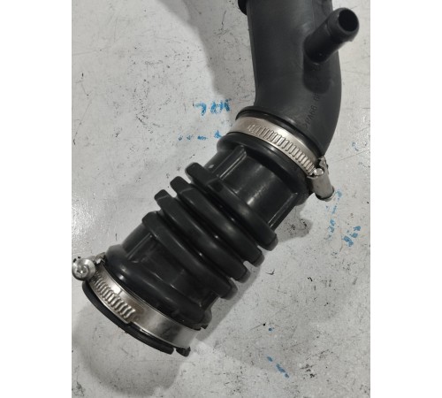 Патрубок воздушного фильтра