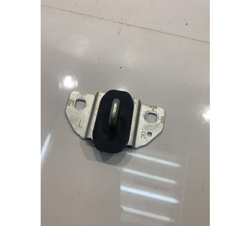 Петля багажника