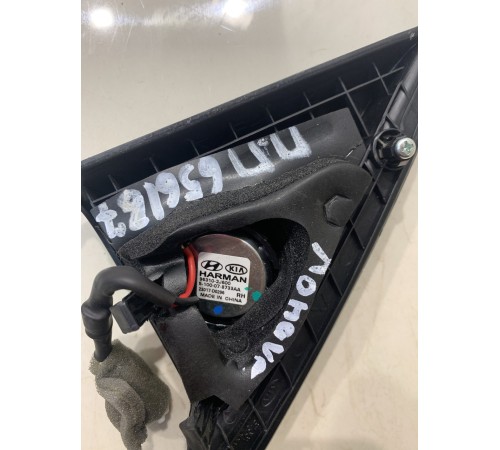 Уголок двери (передний, правый)