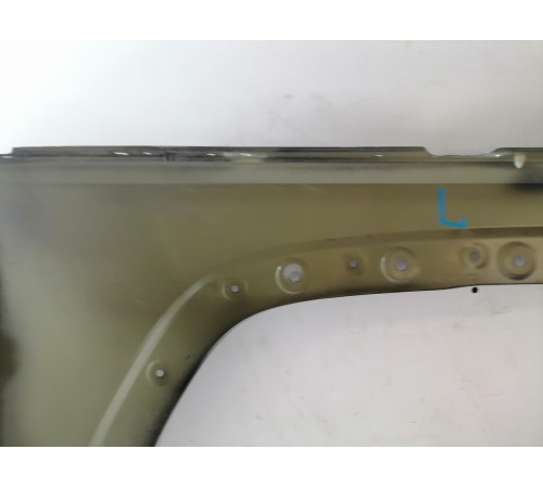 Крыло переднее левое