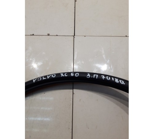 Уплотнитель двери (задний, правый)