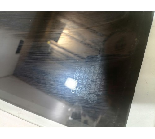 Стекло двери заднее левое