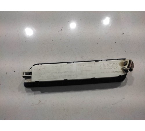 Плафон подсветки багажника (левый)