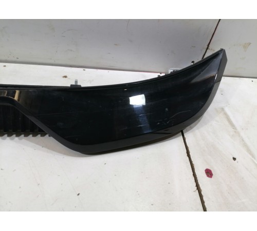 Спойлер крышки багажника