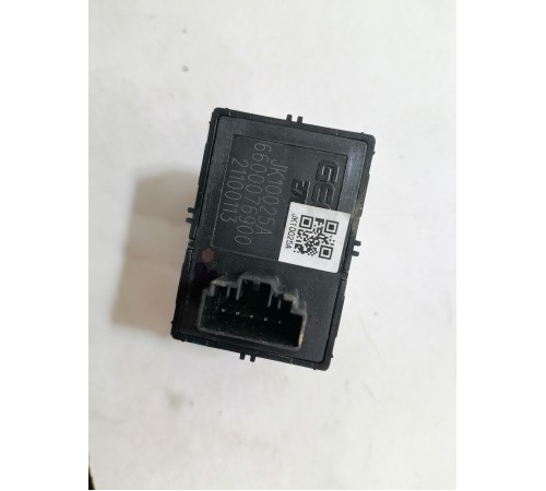 Кнопка стеклоподъемника