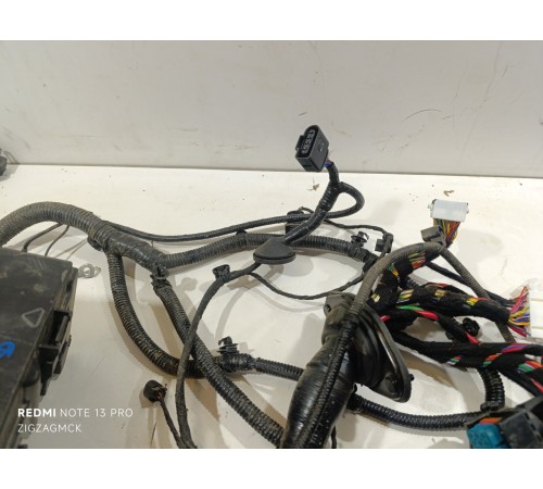 Электропроводка под капот,с монтажным блоком