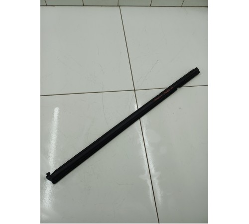 Уплотнитель стекла двери задний правый внутренний