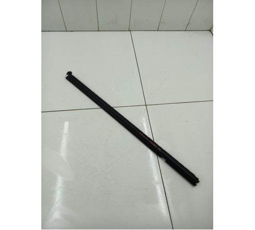 Уплотнитель стекла двери задний правый внутренний