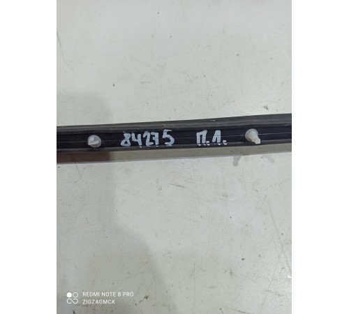 Уплотнитель двери(передний левый)