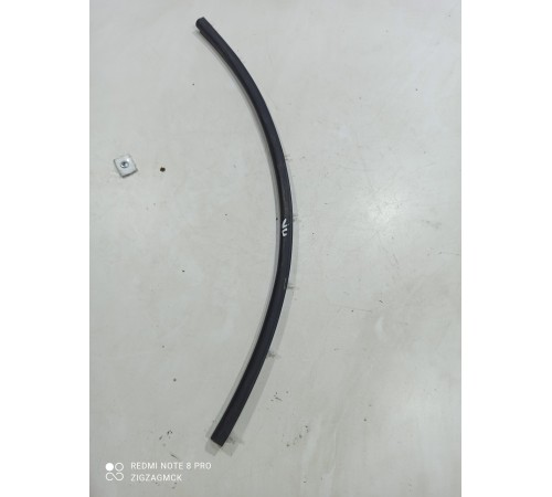 Уплотнитель двери(передний левый)