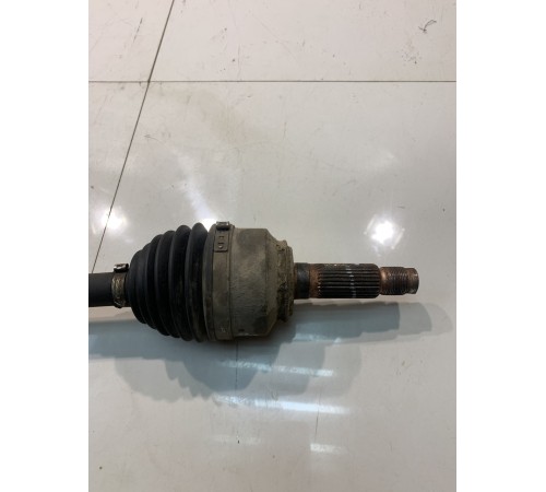 Полуось (привод) (передняя, левая)