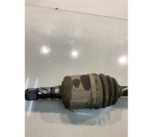 Полуось (привод) (передняя, левая)