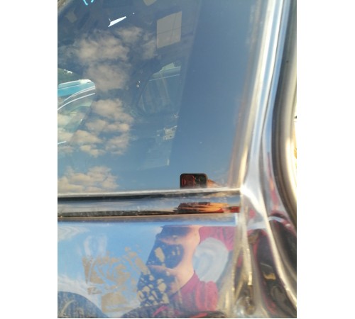 Стекло кузовное глухое правое, форточка