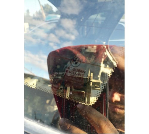 Стекло кузовное глухое правое, форточка