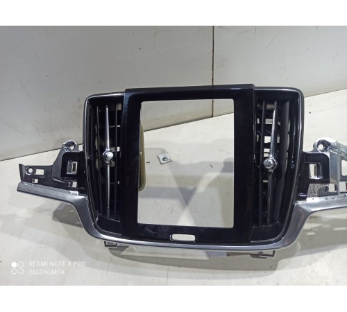 Накладка торпедо декоративная с воздушными дефлекторами