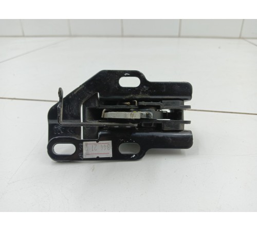 Ответная часть замка двери задняя левая