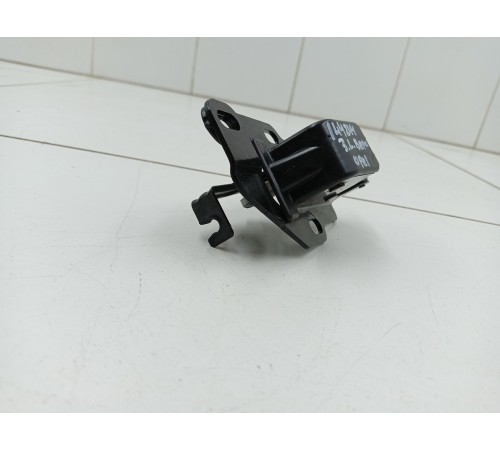 Ответная часть замка двери задняя левая