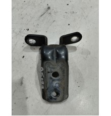 Петля двери(передняя левая верхняя)