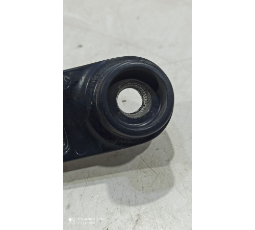 Поводок стеклоочистителя(правый)