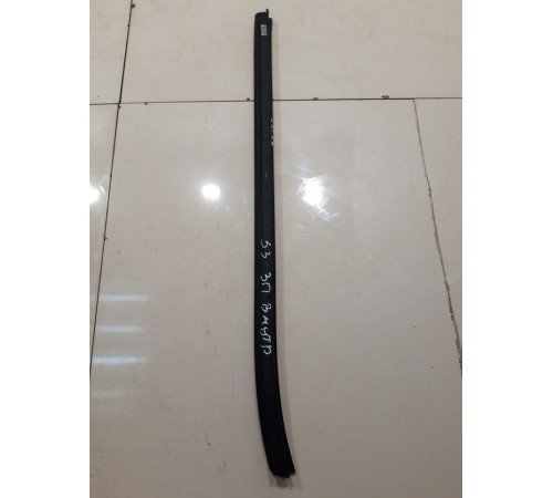 Уплотнитель стекла (задний, правый)