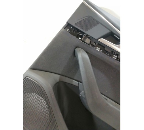 Обшивка двери задняя правая