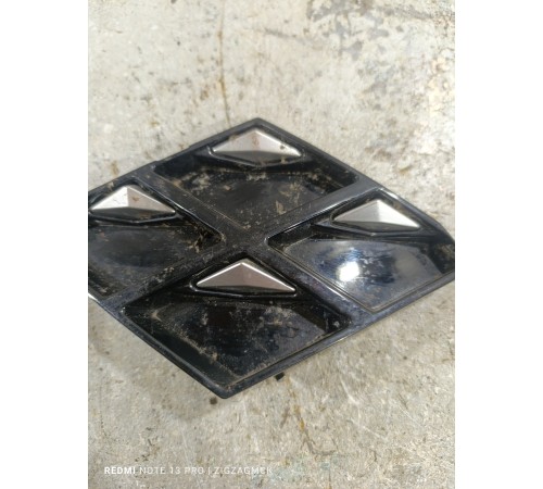 Заглушка буксировочного крюка передняя