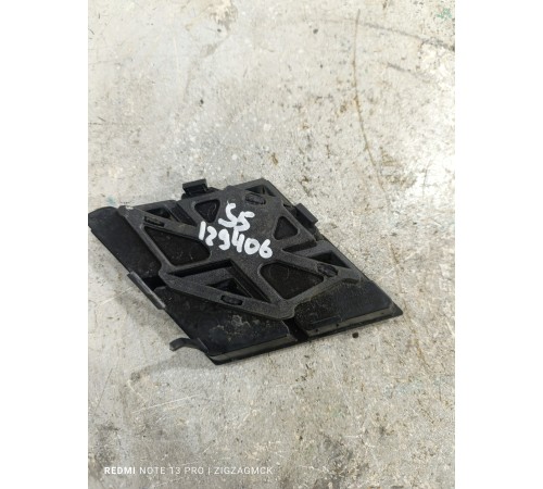 Заглушка буксировочного крюка передняя