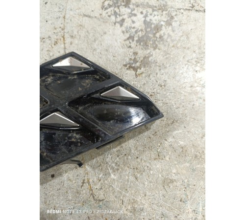 Заглушка буксировочного крюка передняя