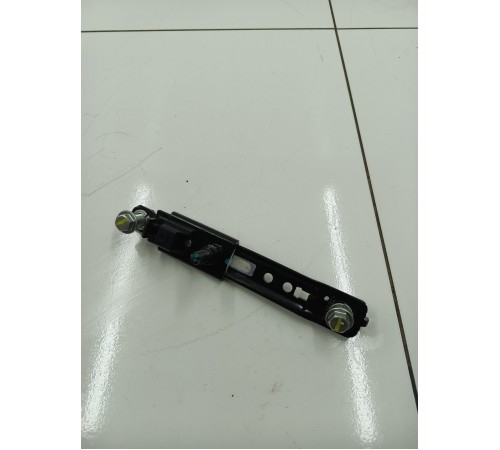 Ограничитель ремня безопасности по высоте